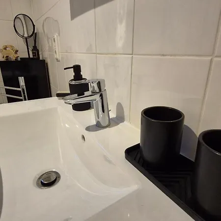 Grimm Apartment *